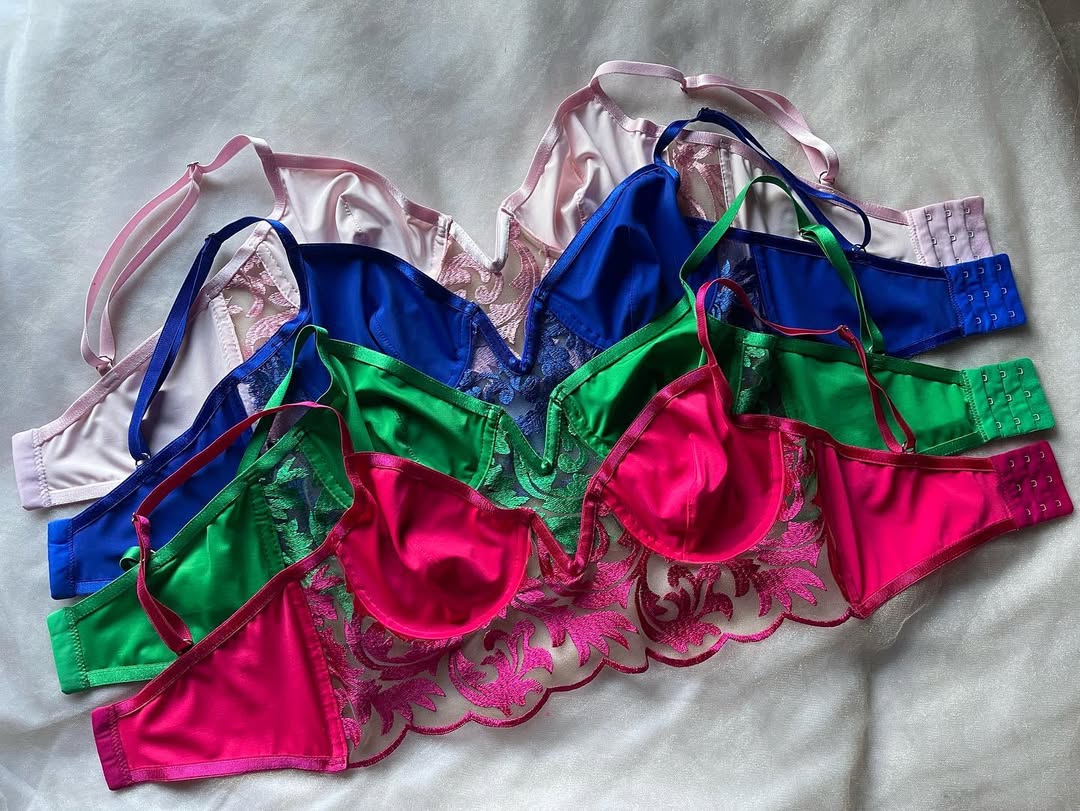 🔥👙 Set Azuba – Sensualidad y Versatilidad para brillar con tus outfits vibrantes ✨🌈