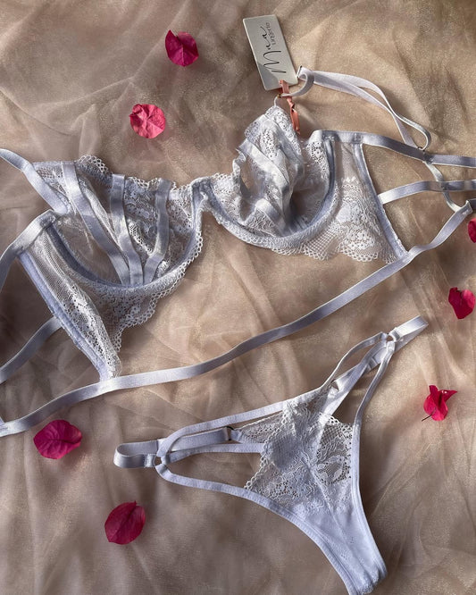 Set Renata:  ✨ Tiras estratégicas, soporte perfecto y detalles bordados que encienden la elegancia 💫💖